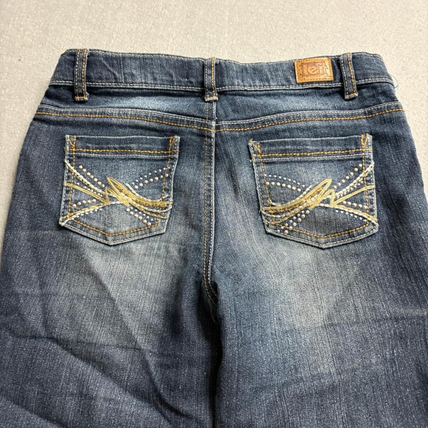 LEI Gabby Low Rise Flare Jeans Girls Size 12 Regular Embroidered Pockets Blue