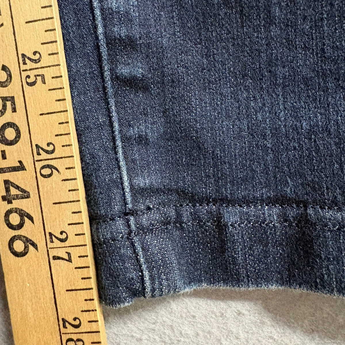 Duluth Trading Co Womens 10 Regular Curvesetter Waistband Dark Wash Utility