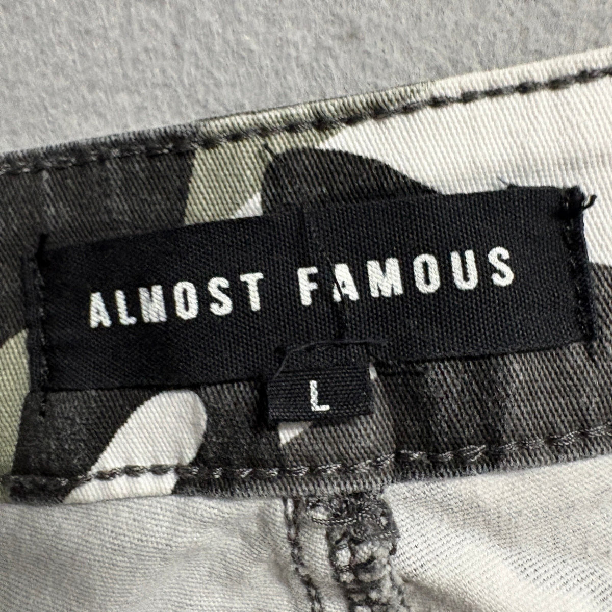 Almost Famous Camo Cargo Jogger Pants Womens Large Green Camouflage Utility