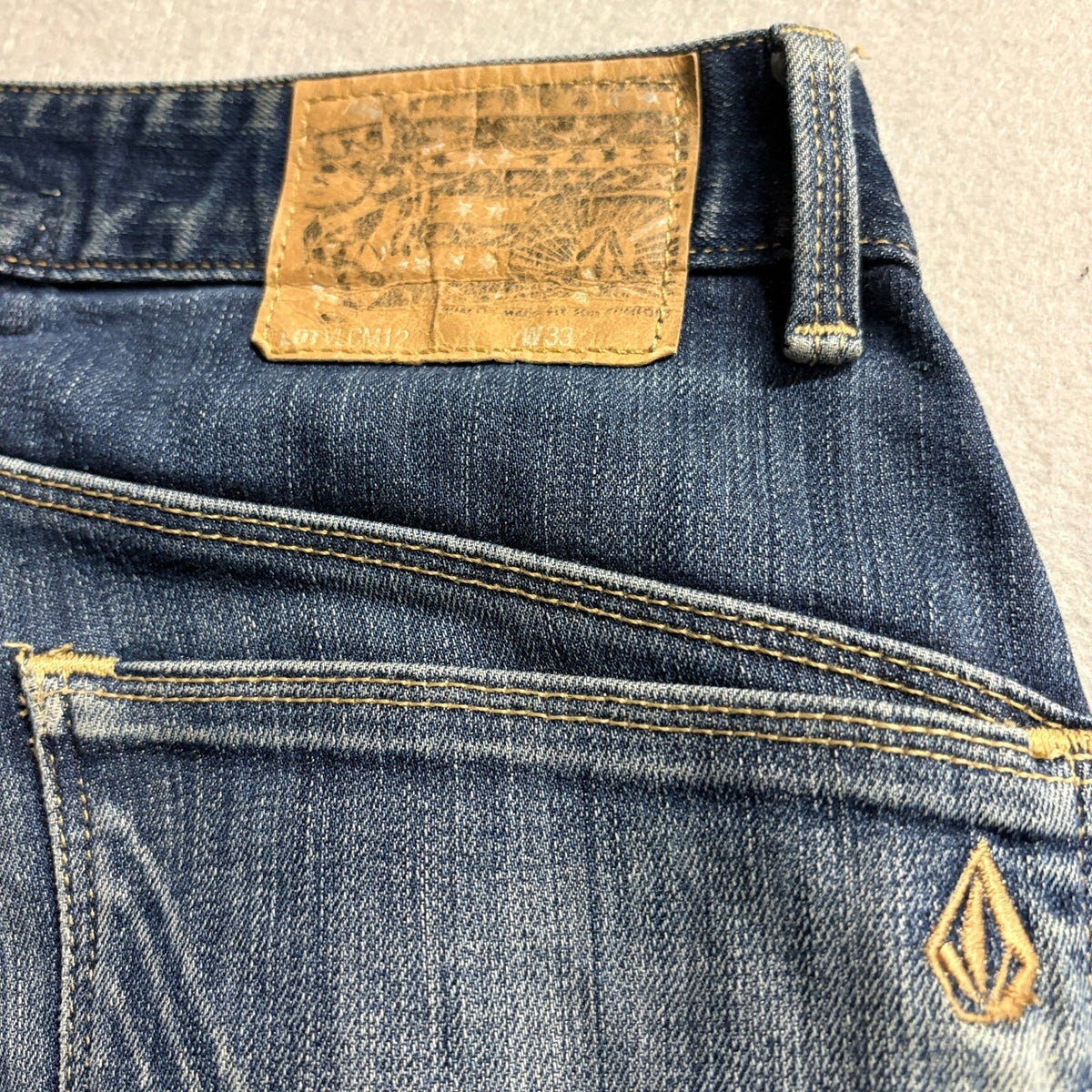 Volcom Riser Tapered Fit Jeans Mens Size 33 Blue Denim Skate Stretch Pants