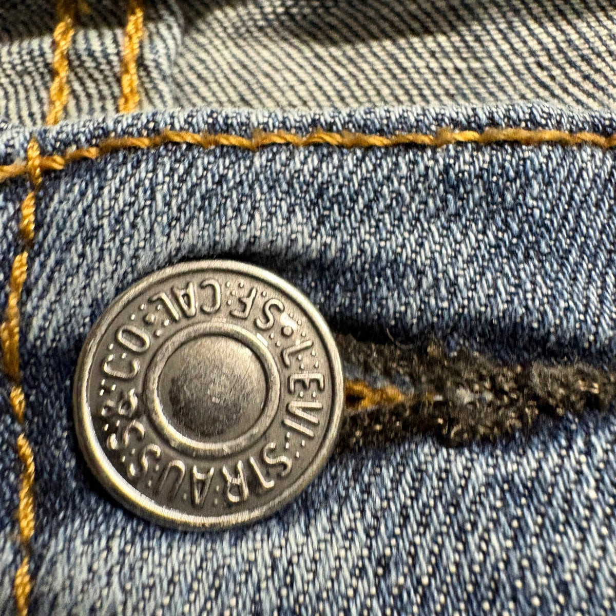 Levi's 550 Relaxed Fit Tapered Leg Jeans Mens 54 x 28 Big & Tall Blue Denim