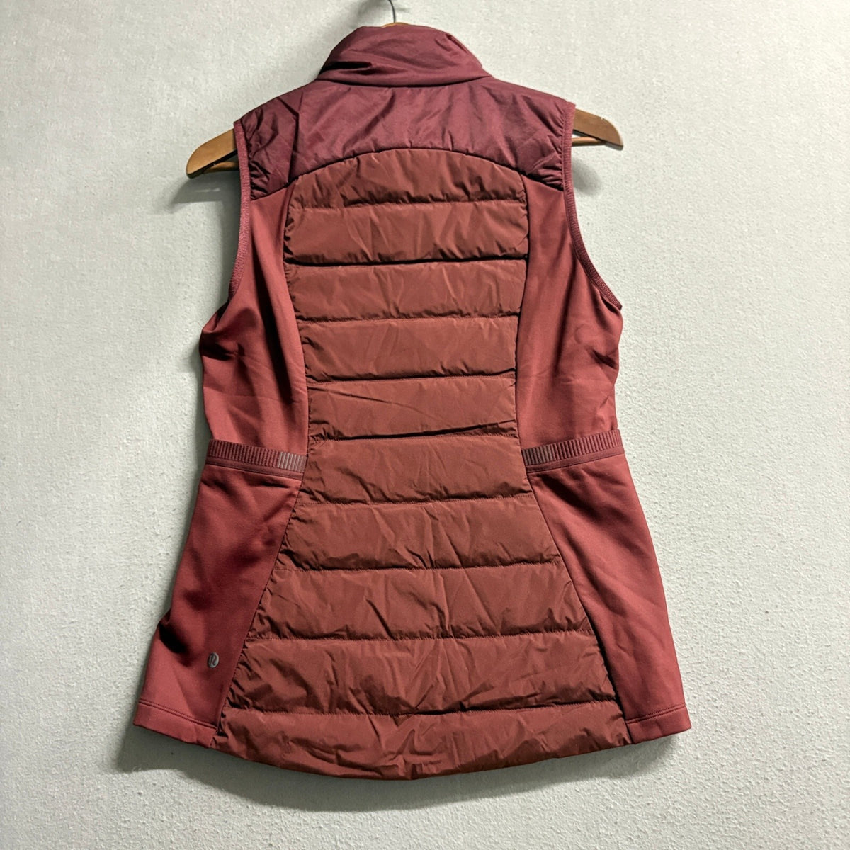 Lululemon Down Vest Womens Size 8 Burgundy Red Goose Down Quilted Puffer Running