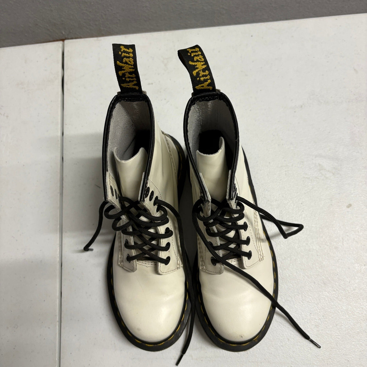 Dr. Martens 1460 White Leather 8-Eye Lace Up Combat Boots Womens Size 6 US /