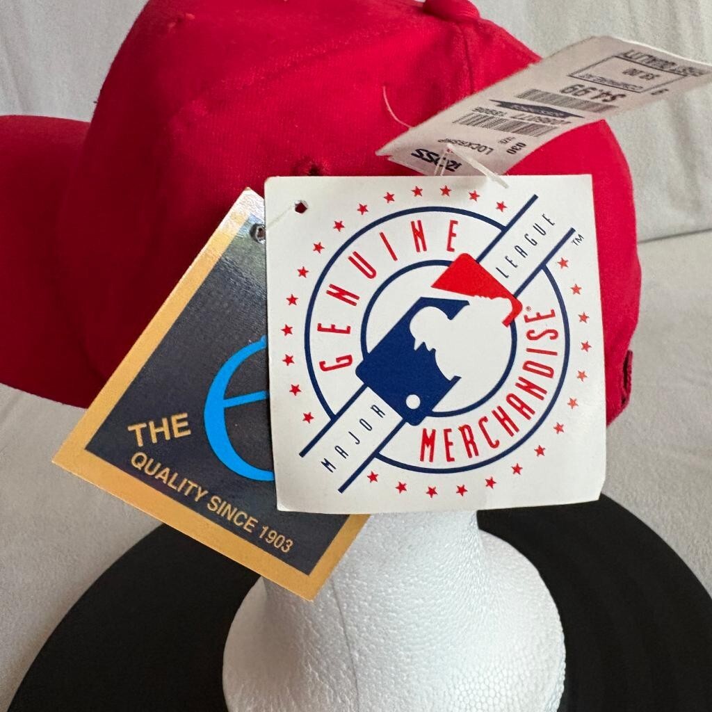 New York Yankees MLB Cap Hat Red White Logo Crosscap Vintage Style Hook Loop