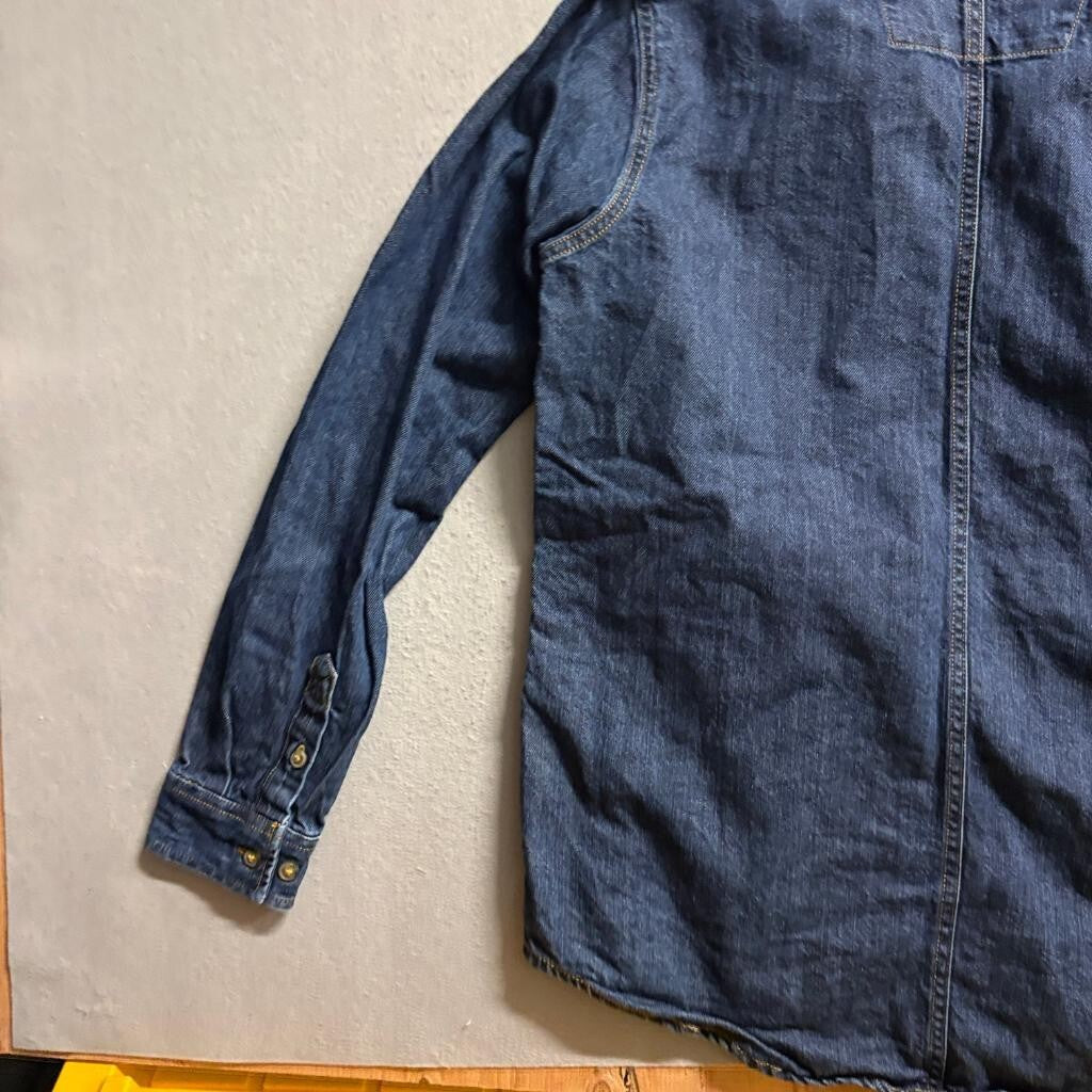 Carhartt Denim Button Down Shirt Womens Medium Blue Jean Workwear Relaxed Fit