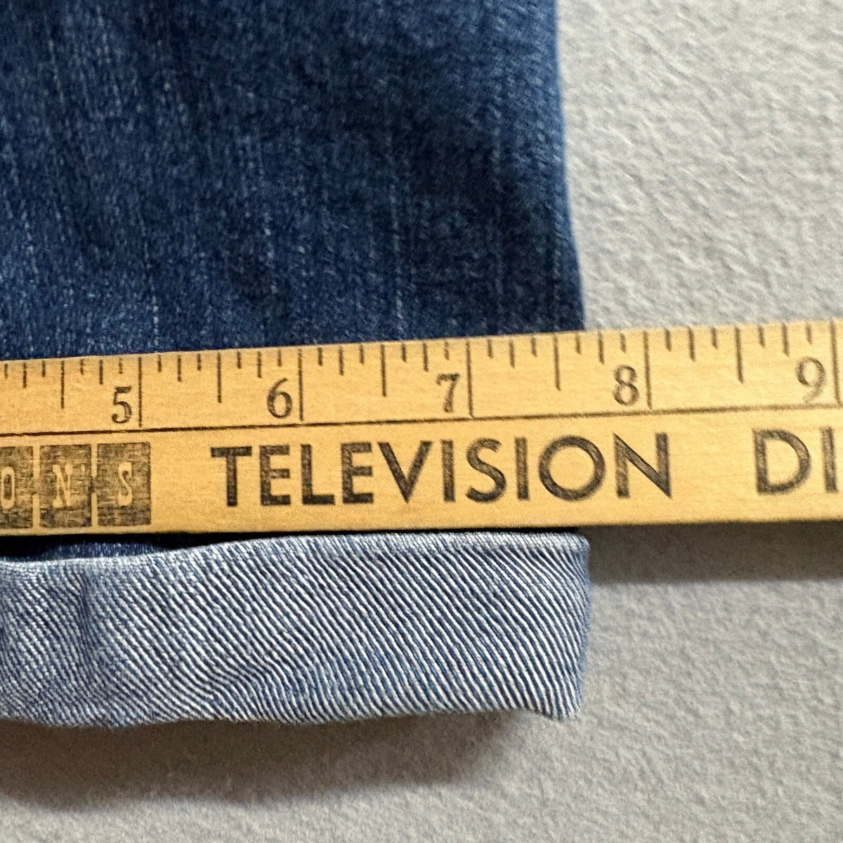 Gloria Vanderbilt Amanda Capri Jeans Womens Size 6 Blue Denim Cuffed Crop Pants