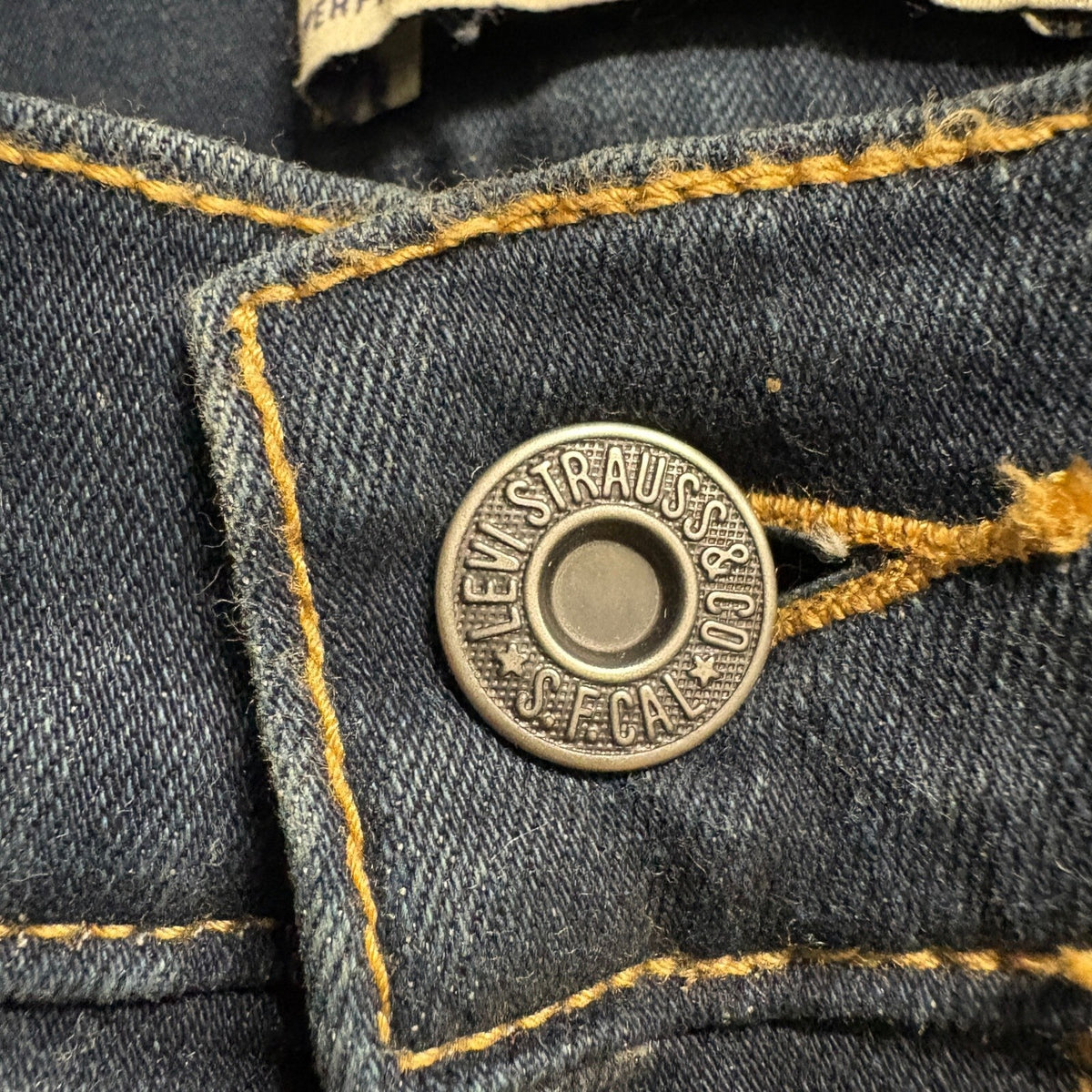 Levis 512 Perfectly Slimming Bootcut Jeans Womens Size 10 S/C Dark Wash Stretch