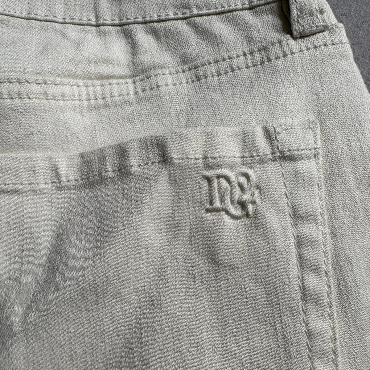 DG2 Diane Gilman Jeans Women Size 4 Off White Frayed Seam Flare Stretch NWT