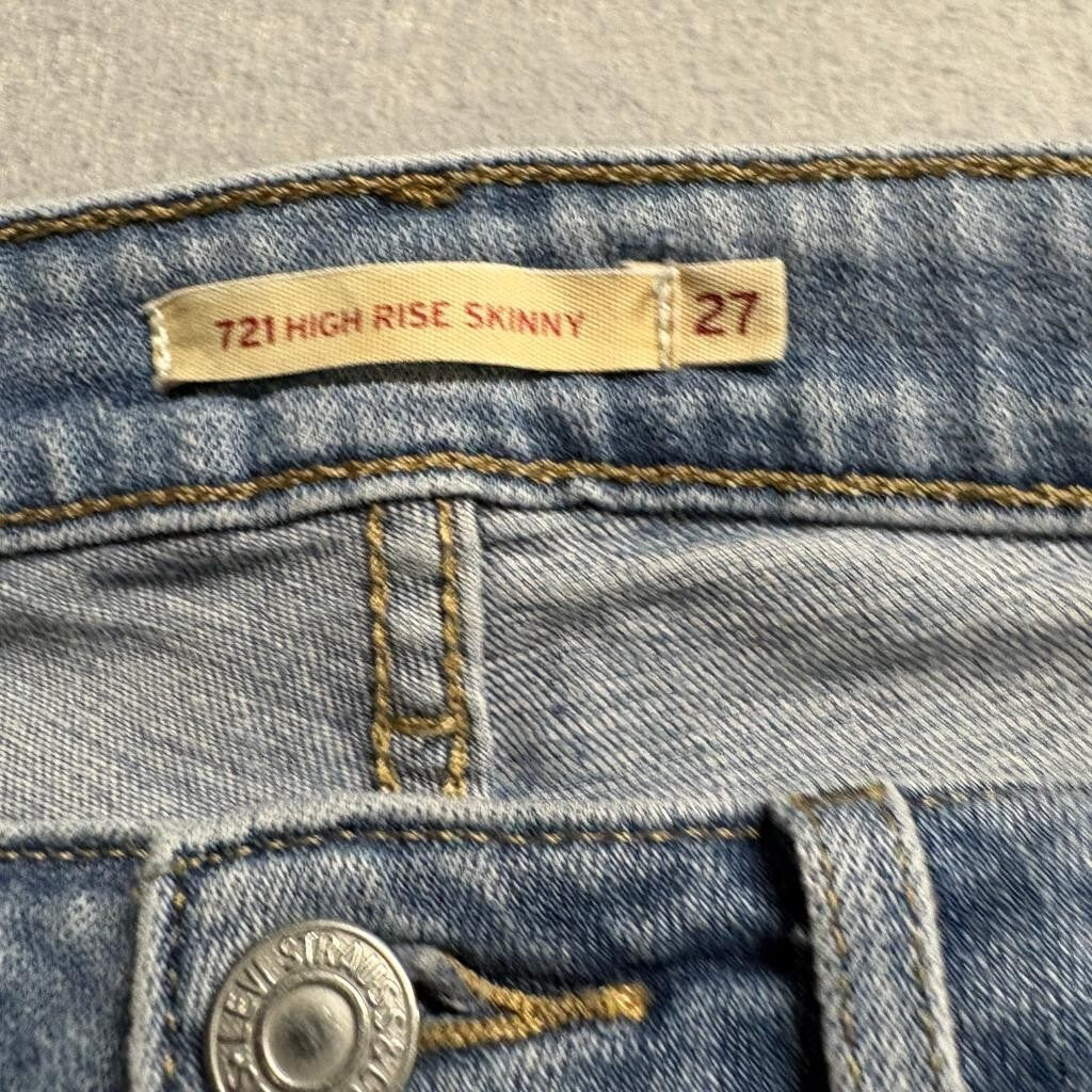 Levis 721 High Rise Skinny Jeans Womens 27 Medium Wash Blue Denim Frayed Hem