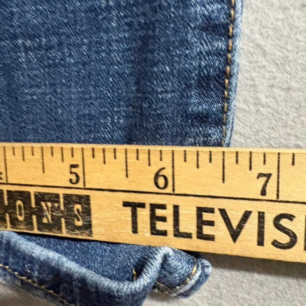 Levi's Classic Straight Jeans Womens Size 8S W29 L28 Medium Wash Stretch Denim