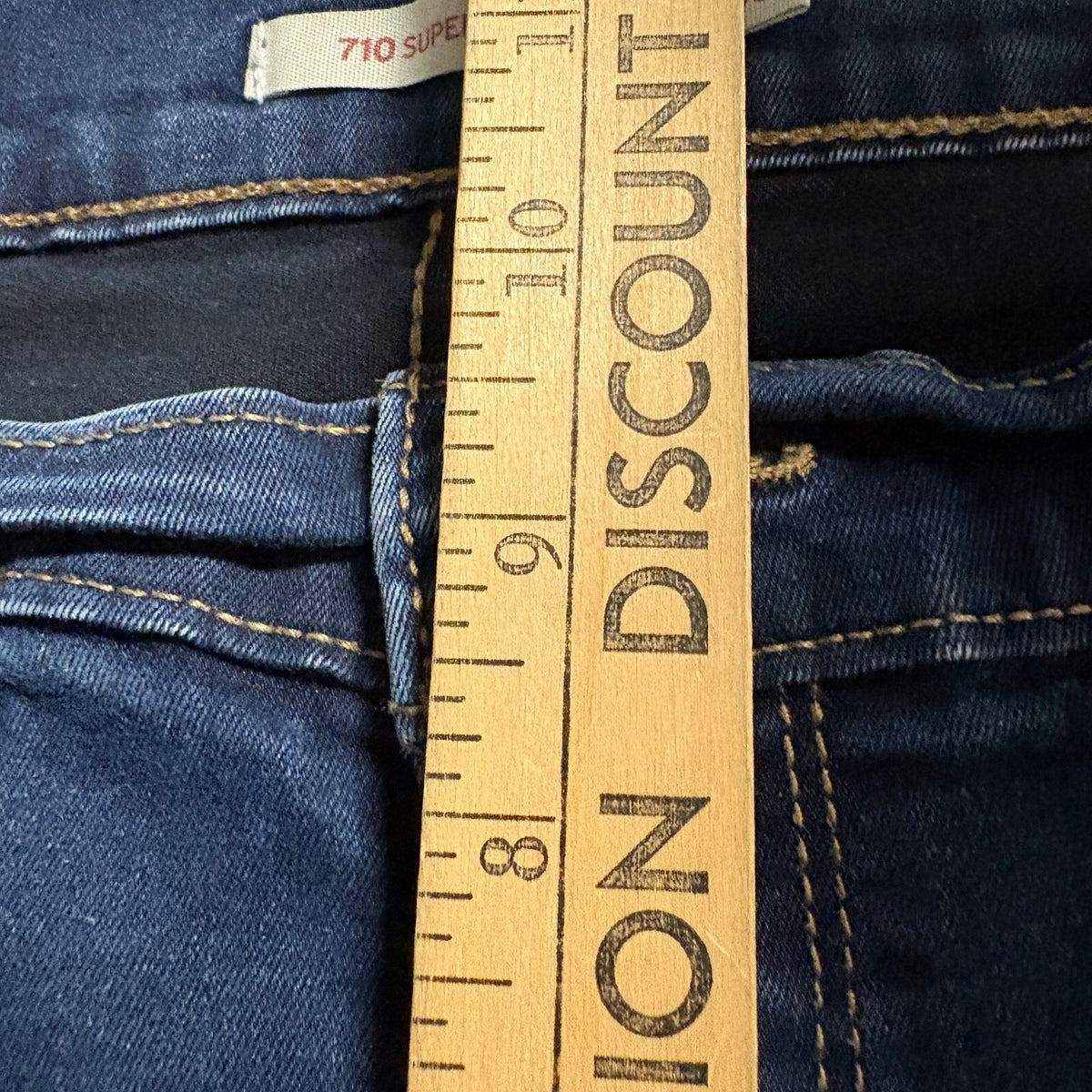 Levi's 710 Super Skinny Jeans Women Size 33 W33 L30 Dark Wash Blue Denim Stretch