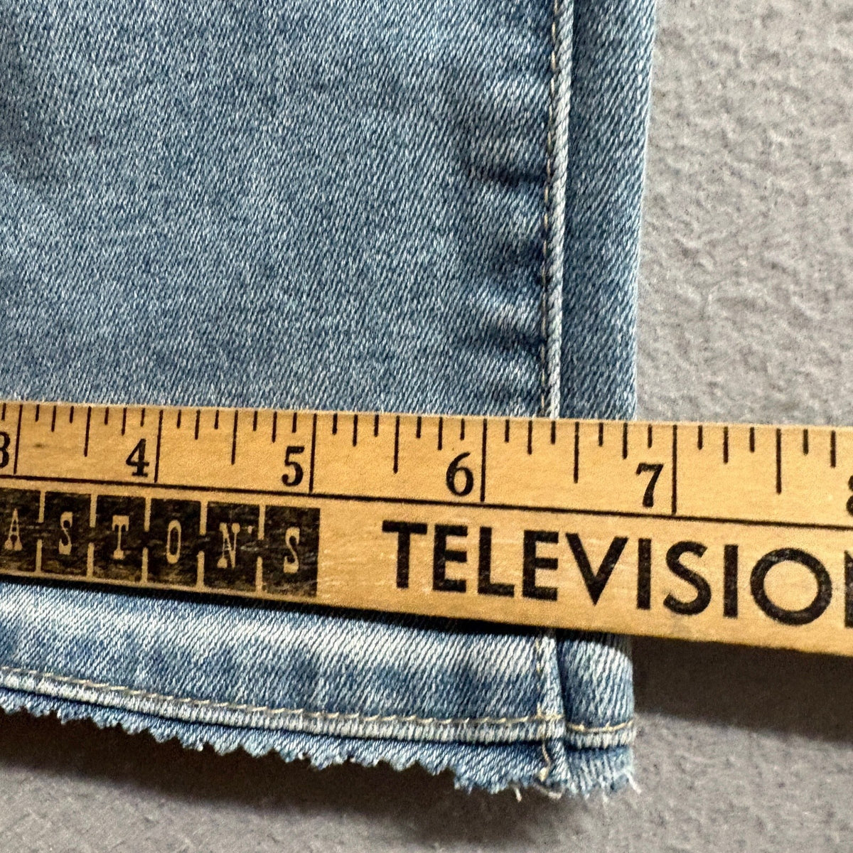 Democracy Womens High Rise Cropped Denim Jeans Size 2 Light Wash Stretch Raw Hem
