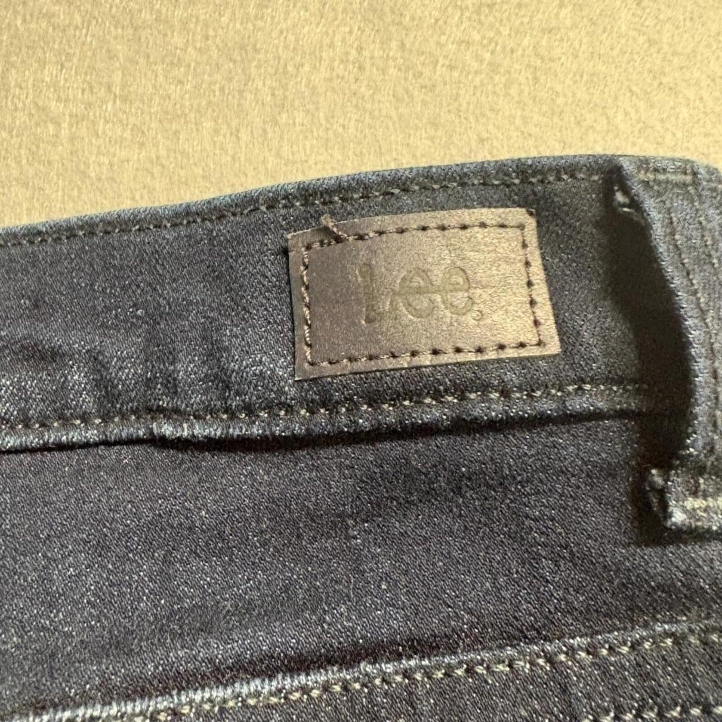 Lee Relaxed Fit Straight Leg Jeans Womens 10 Medium Dark Wash Blue Mid Rise