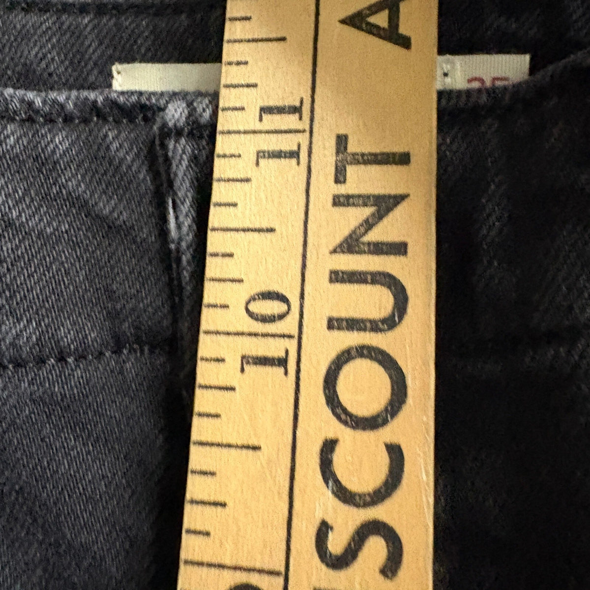 Levis High Waisted Taper Jeans Womens Size 25 W25 L29 Black Pleated Denim