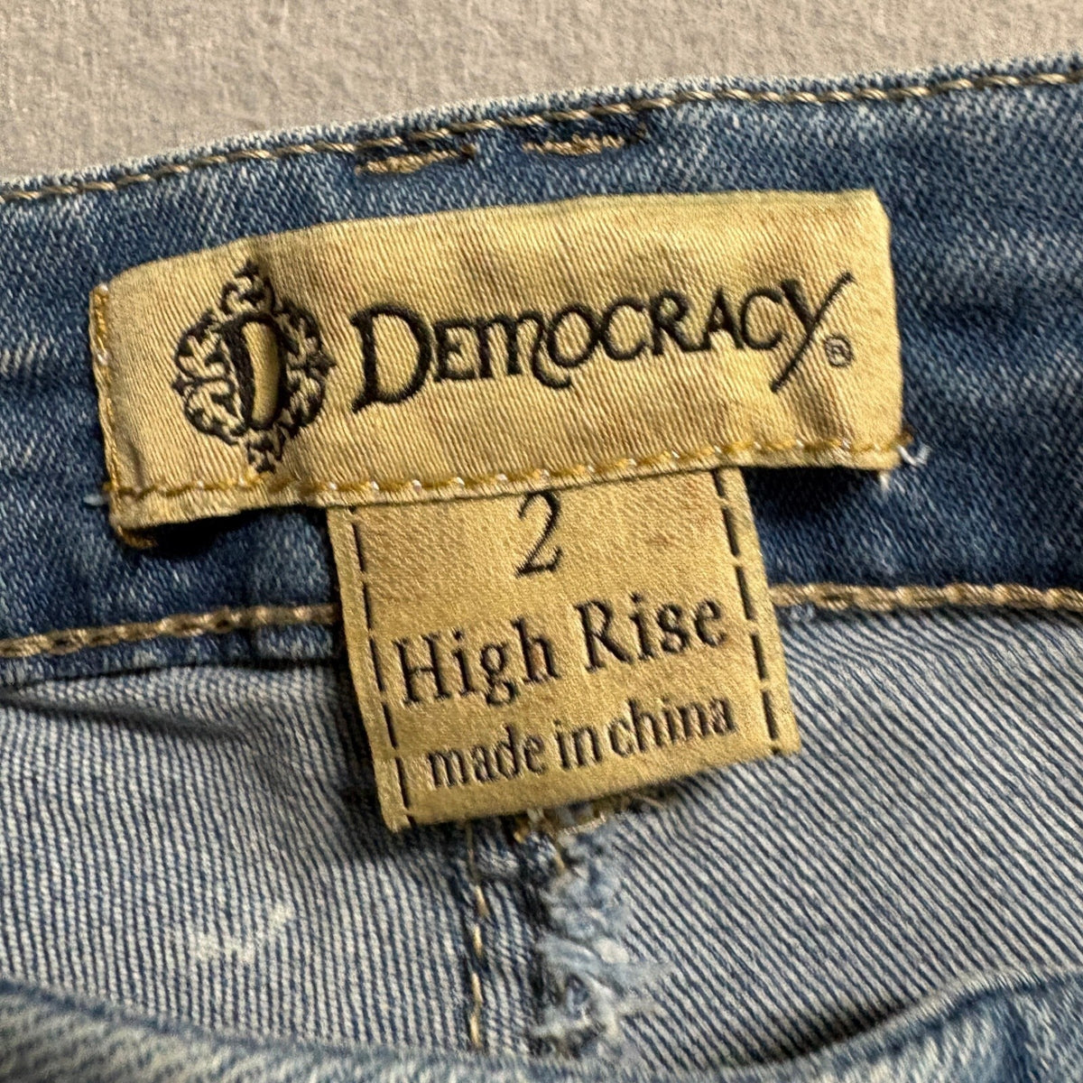 Democracy Womens High Rise Cropped Denim Jeans Size 2 Light Wash Stretch Raw Hem