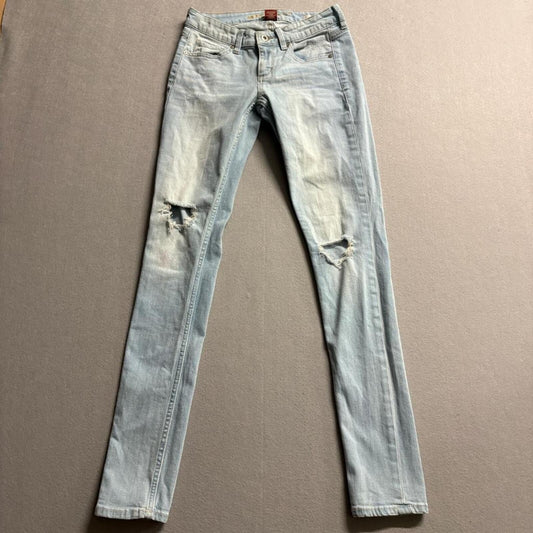 Arizona Jean Co Super Skinny Jeans Womens Size 1 Light Wash Distressed Denim