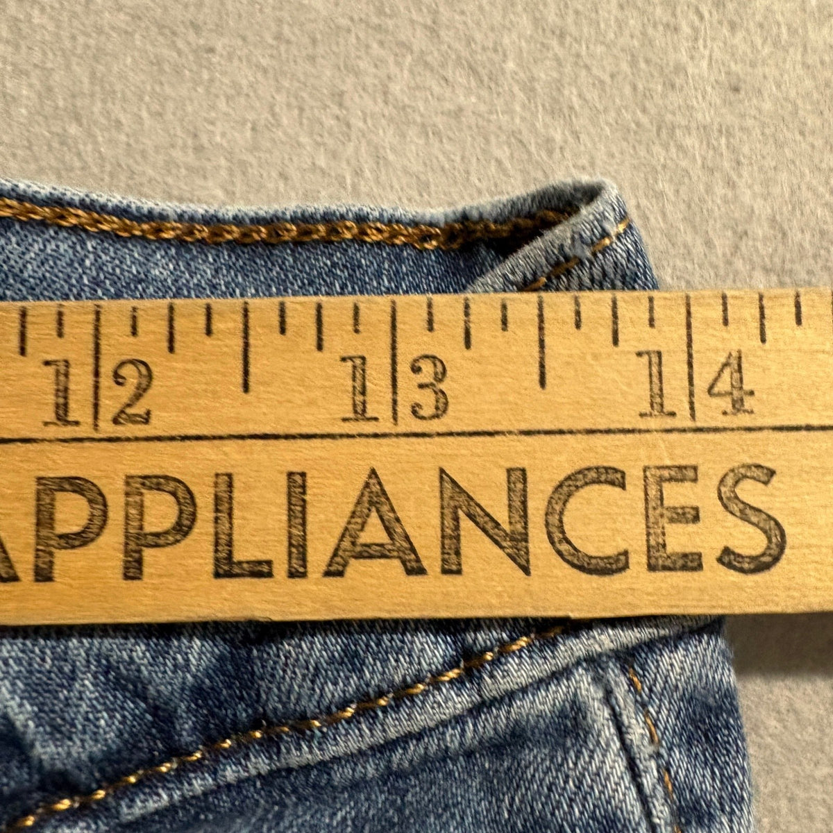 Levi's Premium 724 High Rise Straight Jeans Womens Size 29 Medium Wash Denim