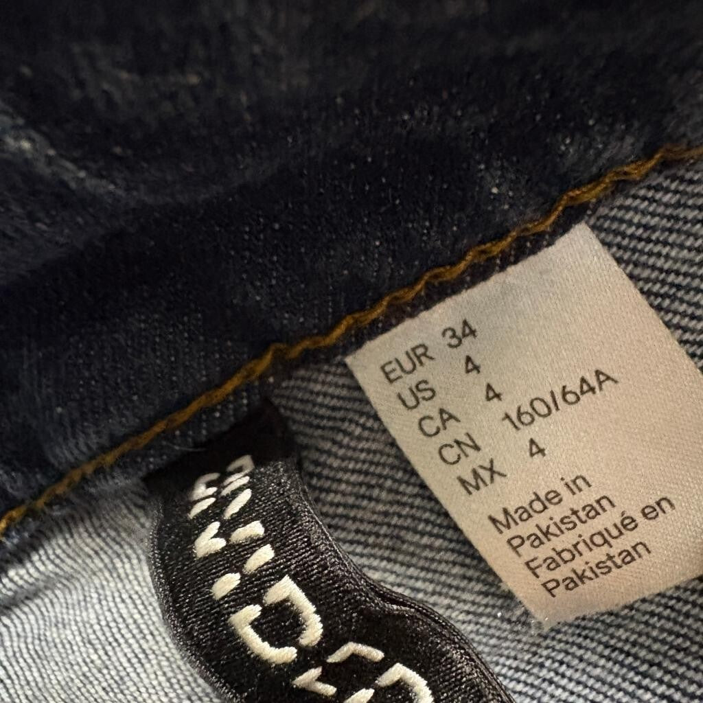 H&M Divided High Waisted Crop Jeans Womens Size 4 Blue Denim Raw Hem Stretch