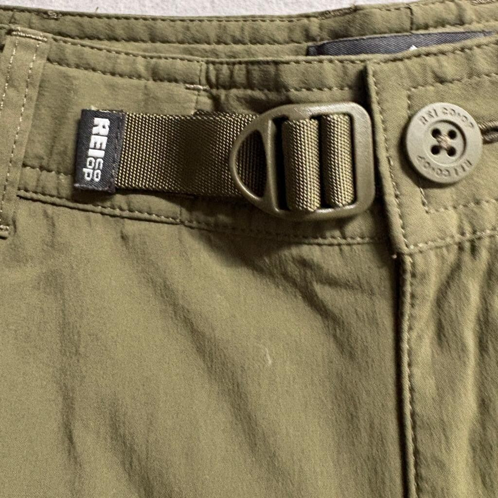 REI Co-op Sahara Cargo Shorts Womens Size 8 Green Nylon Spandex Hiking Outdoor