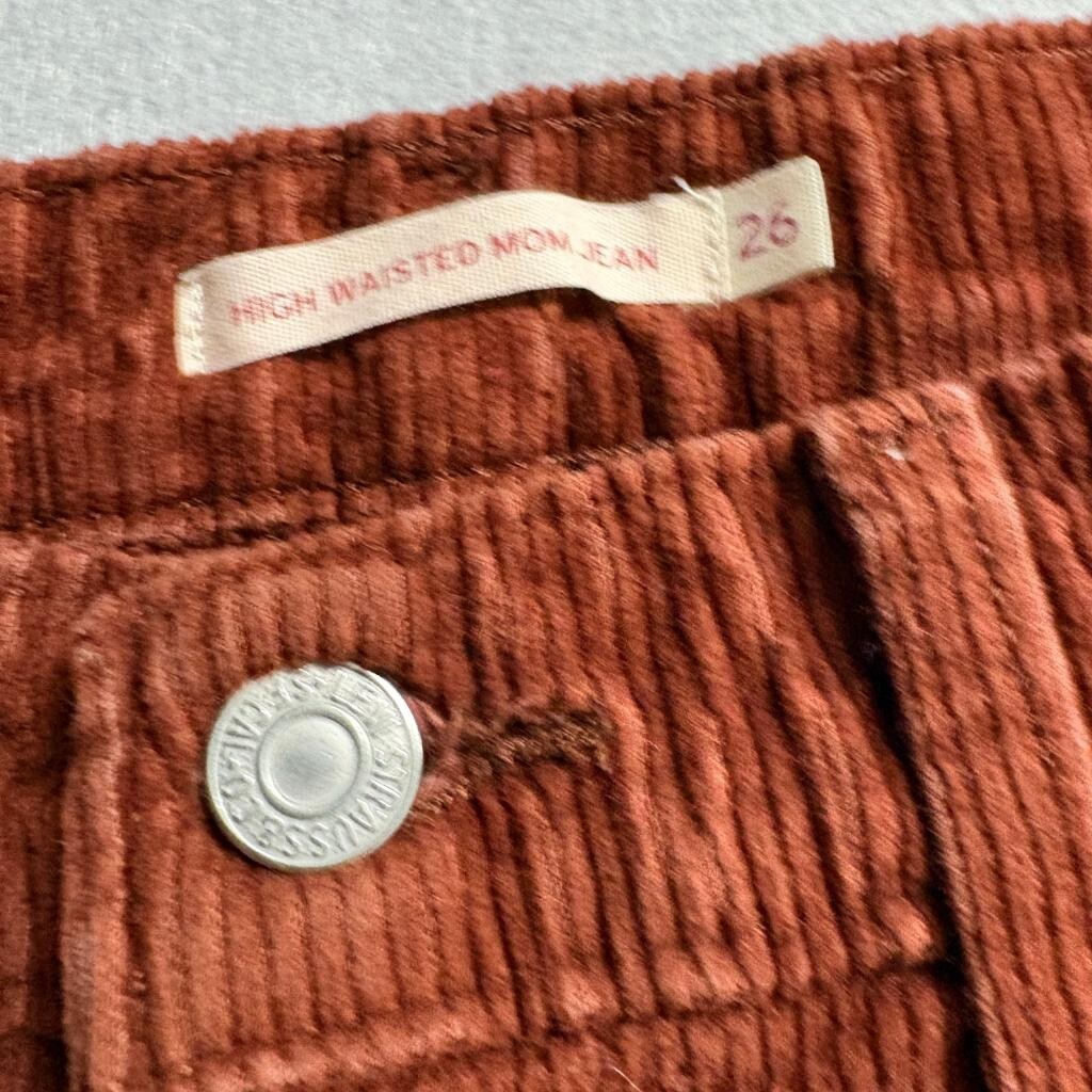 Levi's High Waisted Mom Jean Corduroy Pants Womens 26 Brown Rust Tapered Leg