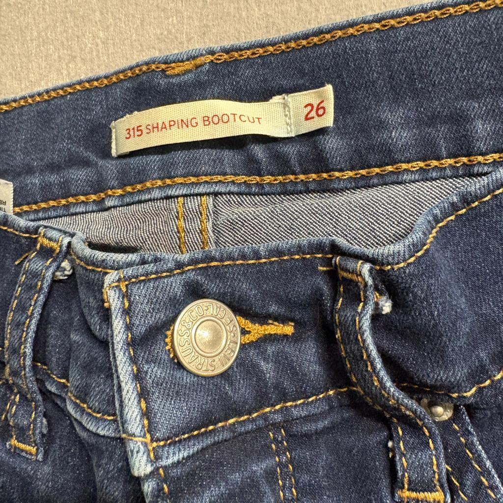 Levi's 315 Shaping Bootcut Jeans Womens 26 Blue Denim Stretch Dark Wash