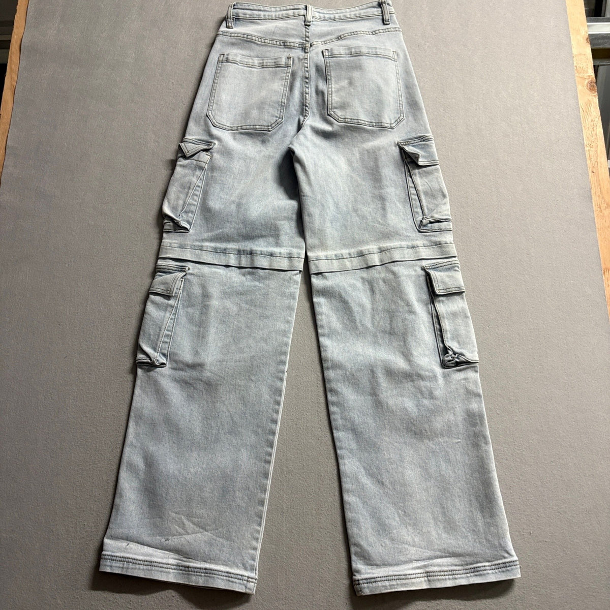 United We Stand Womens Size 9 Cargo Jeans Wide Leg Light Wash Stretch Y2K High