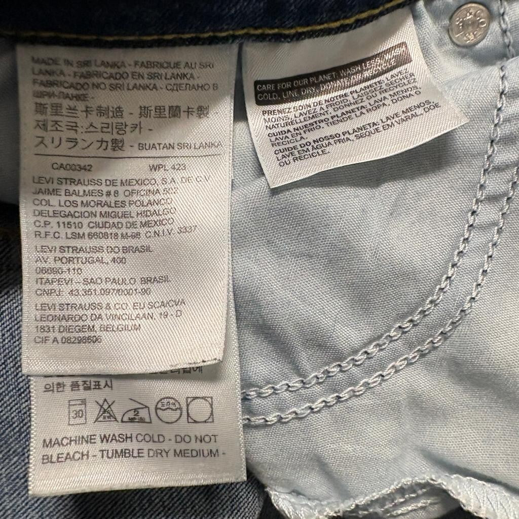 Levi's 811 Curvy Skinny Jeans Womens 31 Blue Denim Distressed Ripped Stretch