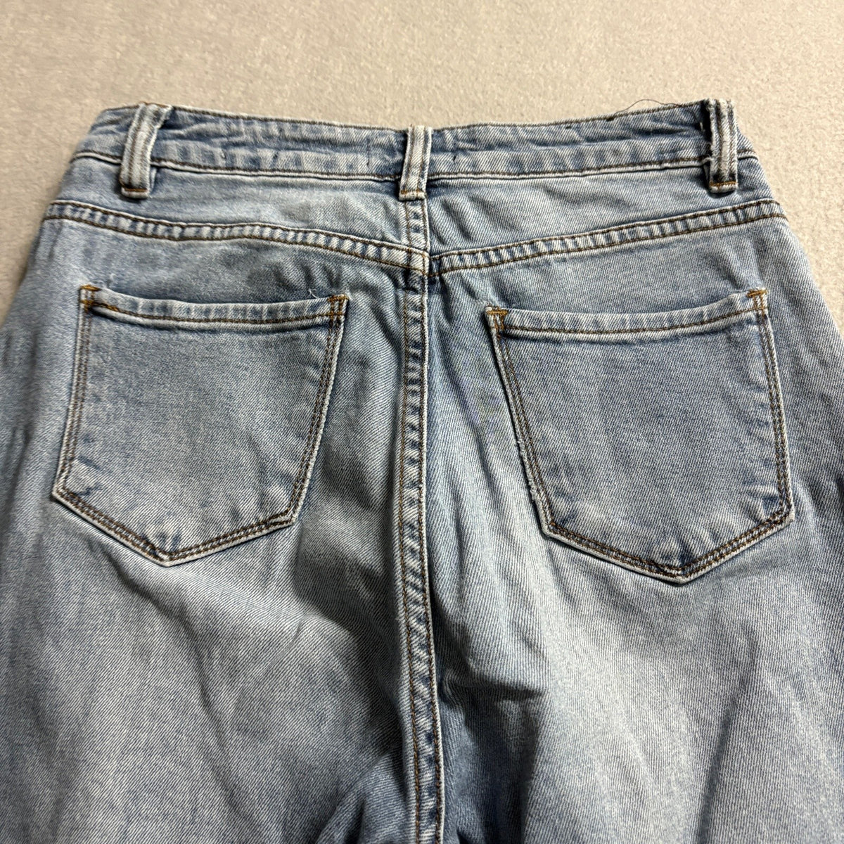 I&M Black Label High Rise Mom Jeans Womens Size 5 Distressed Light Wash Blue