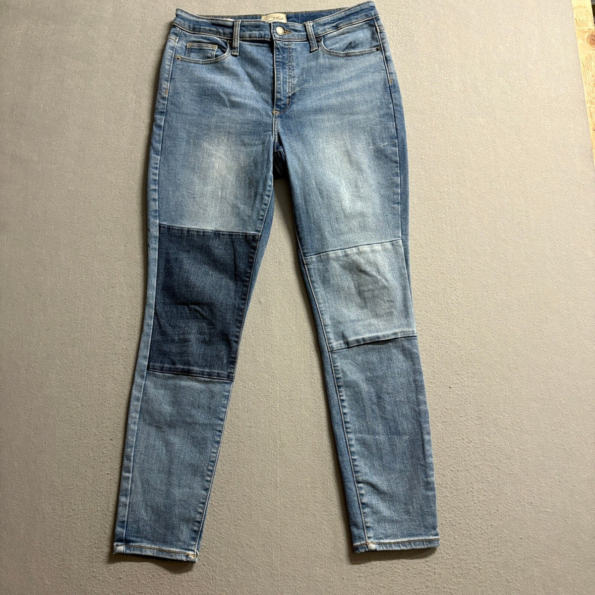 Universal Thread High Rise Skinny Jeans Womens 10 30 Patchwork Blue Denim