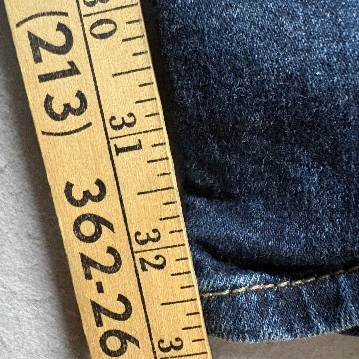 Signature by Levi Strauss Co Mens 34x34 Relaxed Fit Blue Jeans Dark Wash
