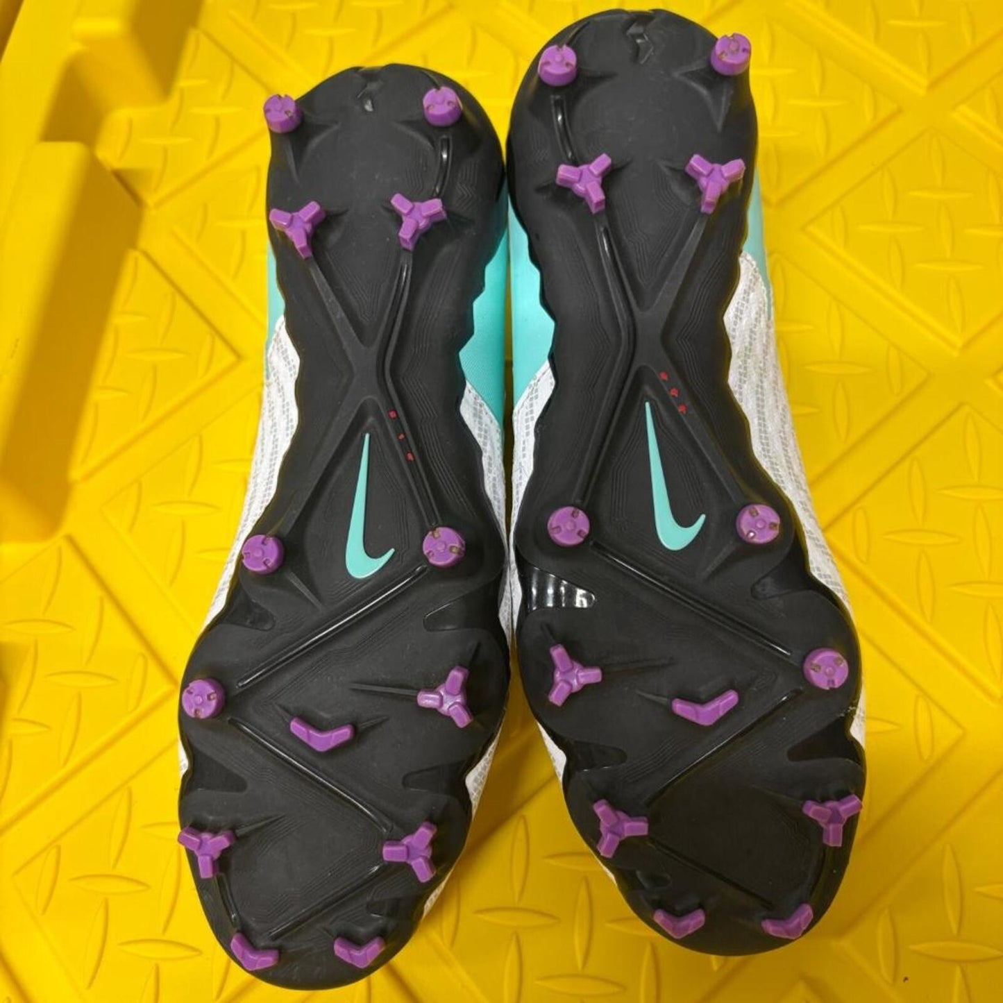 Nike Phantom GX Academy DF FG MG Mens Size 8 Soccer Cleats White Teal DD9472-300