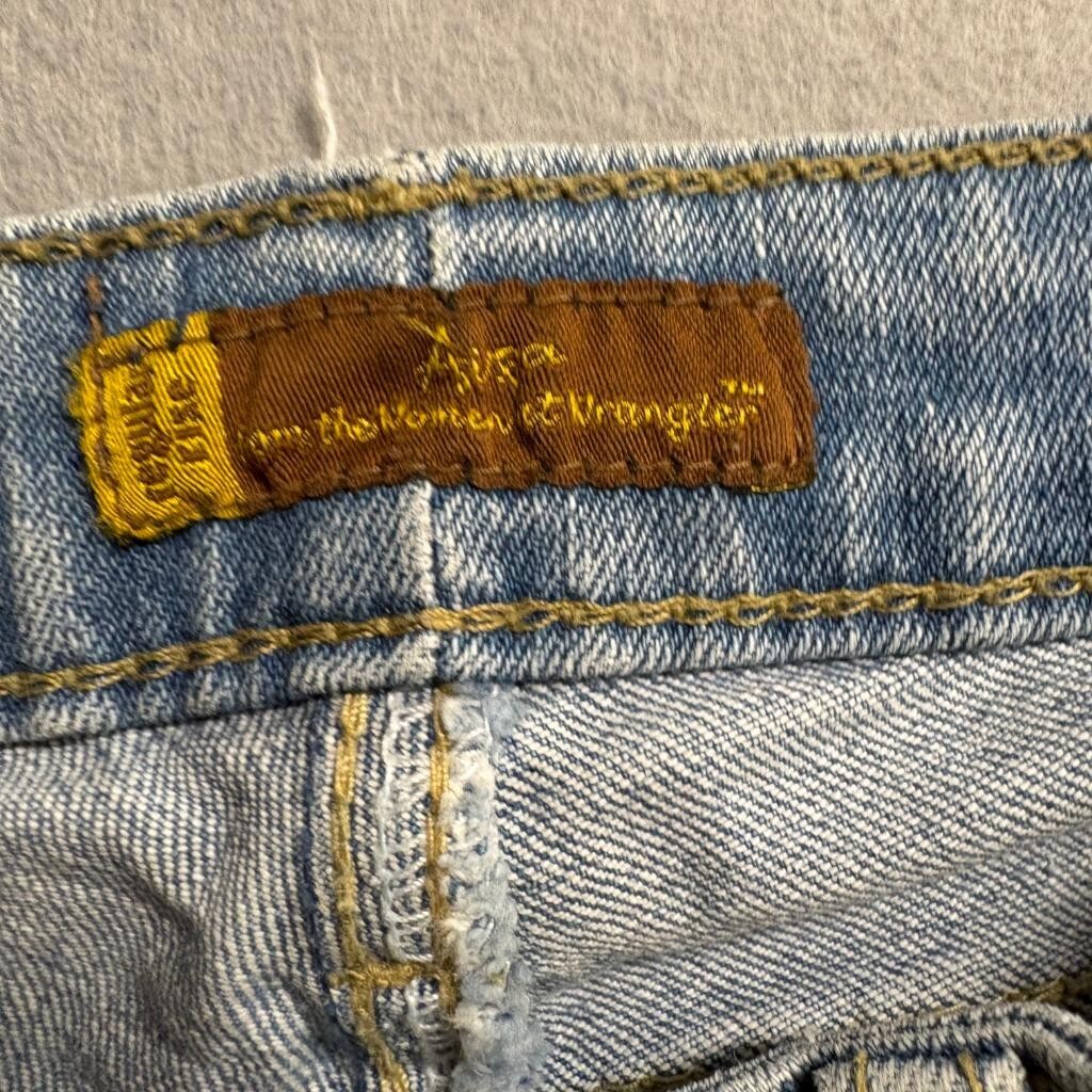 Wrangler Aura Bootcut Jeans Womens 26x32 Light Wash Regular Rise Denim
