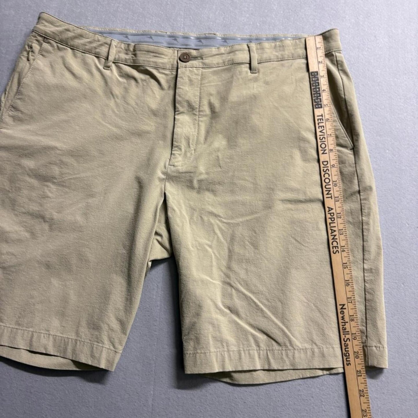 Tommy Bahama Mens 40 Chino Shorts Tan Beige Nylon Blend Stretch Golf Casual