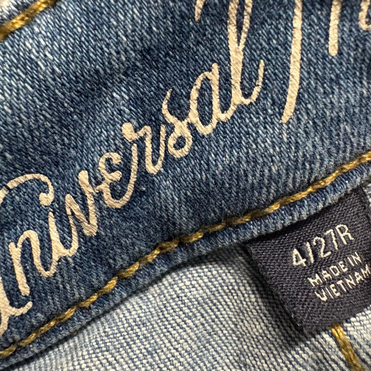 Universal Thread Womens Distressed Bootcut Jeans Size 4/27R Medium Wash Stretch