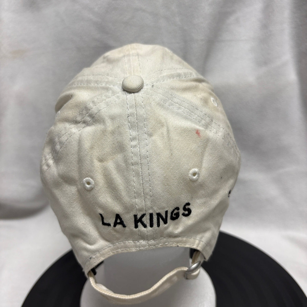 LA Kings New Era 9TWENTY Adjustable Hat Cream White Hockey Skull Crossbones Cap - Photo 4