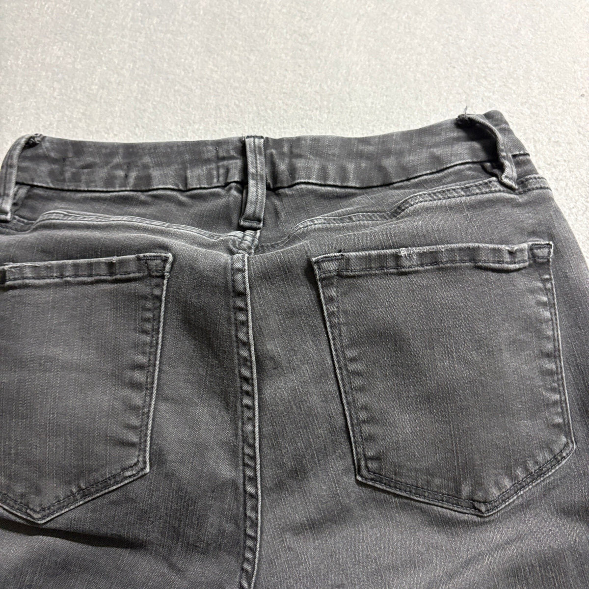 FRAME Le Crop Mini Boot Jeans Womens Size 27 Black Frayed Raw Hem Stretch Denim
