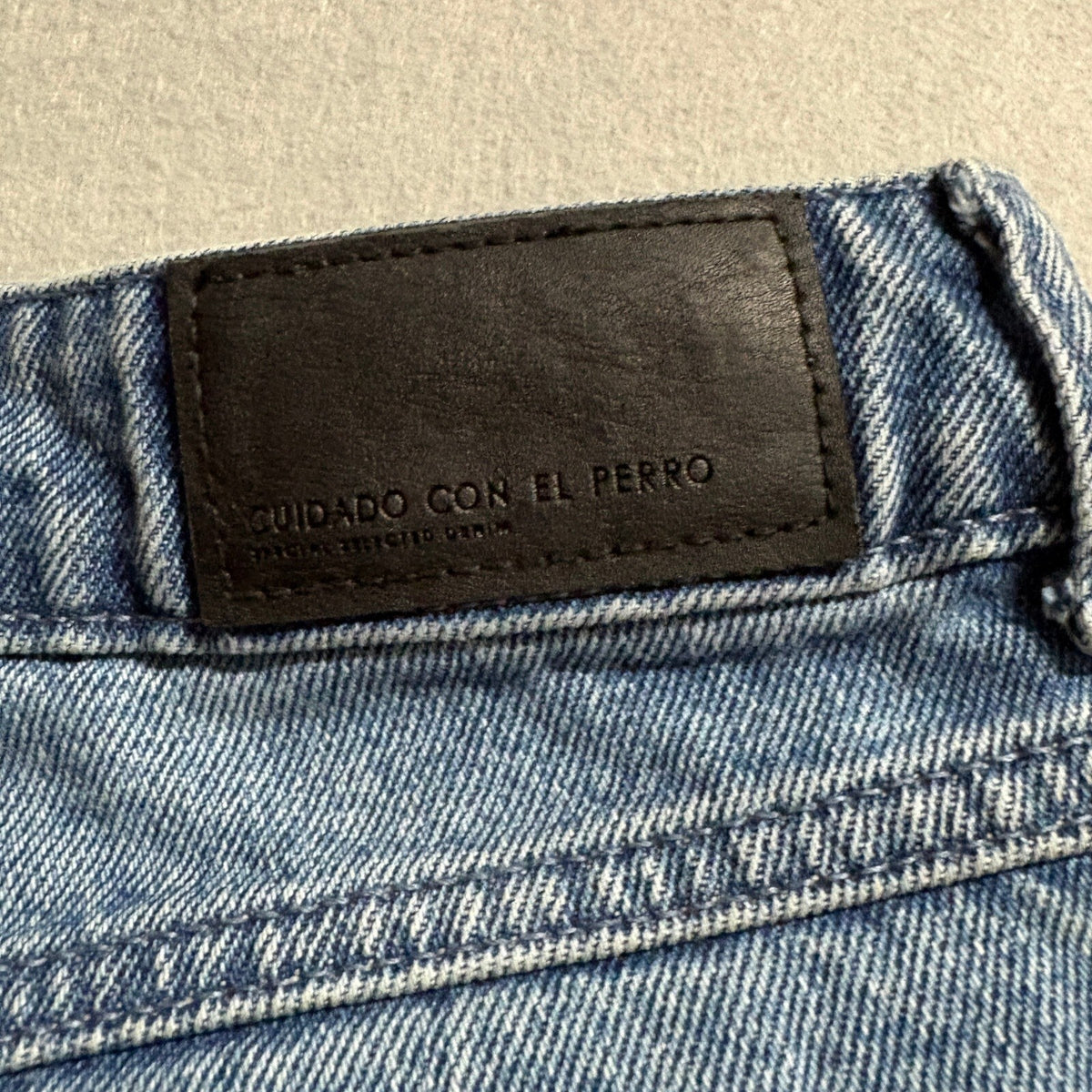 Cuidado con el Perro Distressed Jeans Womens Size 4 Blue Denim Ripped High Rise