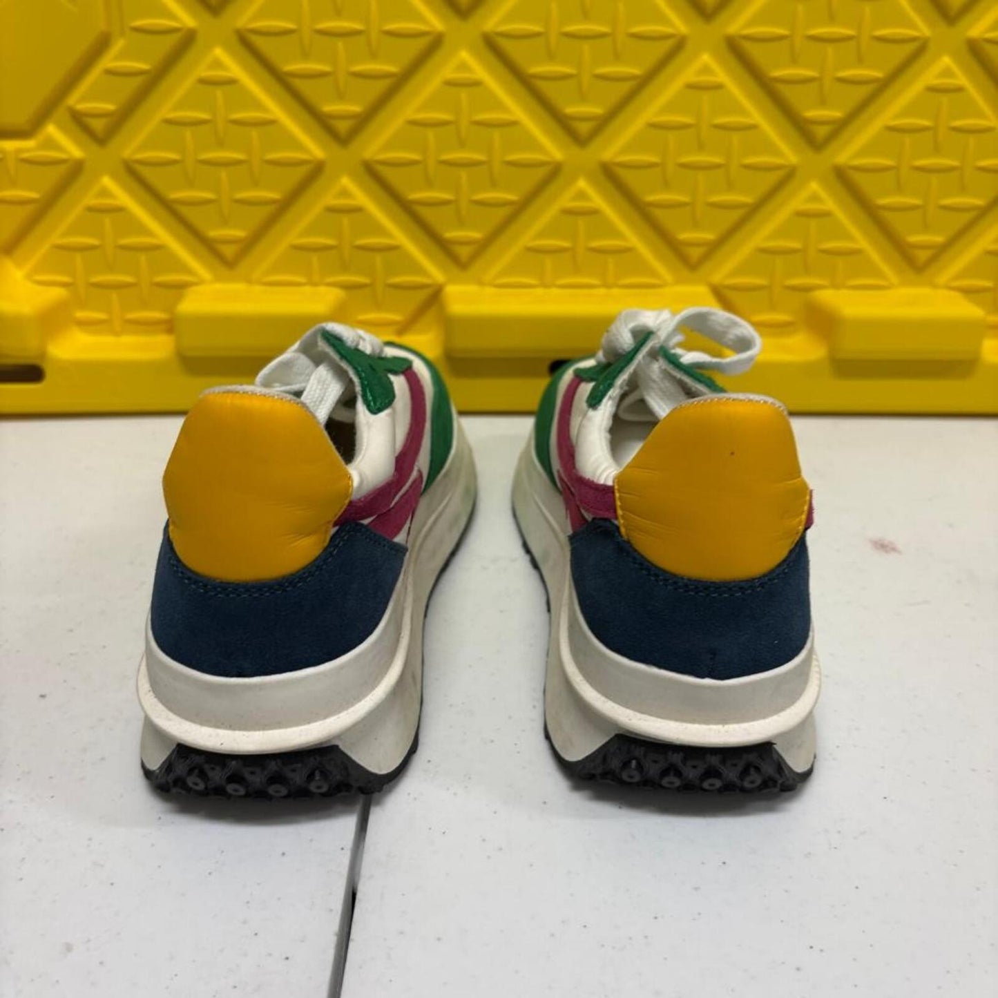 Steve Madden Actions Multi Color Platform Sneakers Womens Size 6.5M Green Suede
