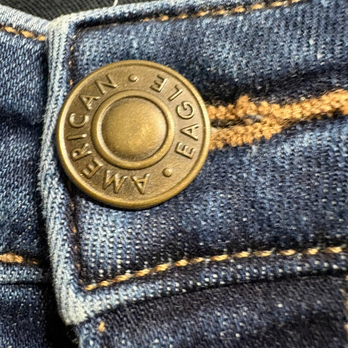 American Eagle Next Level Stretch Jegging Womens Size 2 Long Distressed Jeans