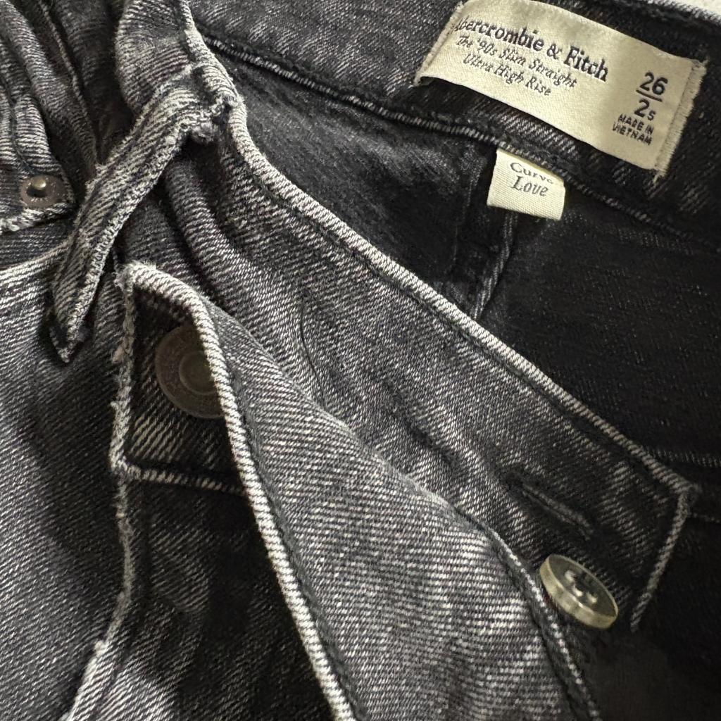 Abercrombie & Fitch Curve Love 90s Slim Straight Jeans Womens 26 2S Black Denim