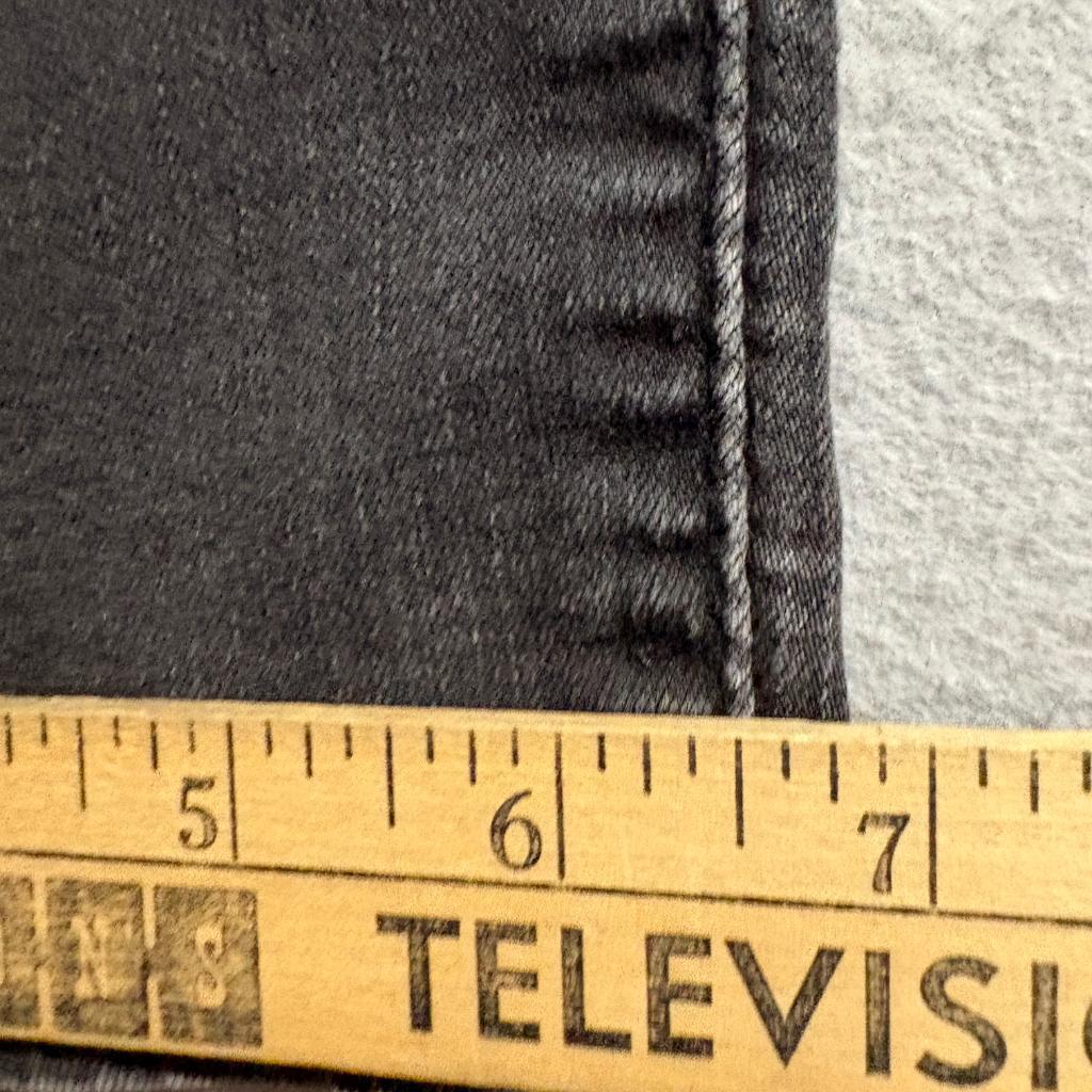 Levi's 724 High Rise Straight Jeans Womens Size 30x32 Black Denim Stretch