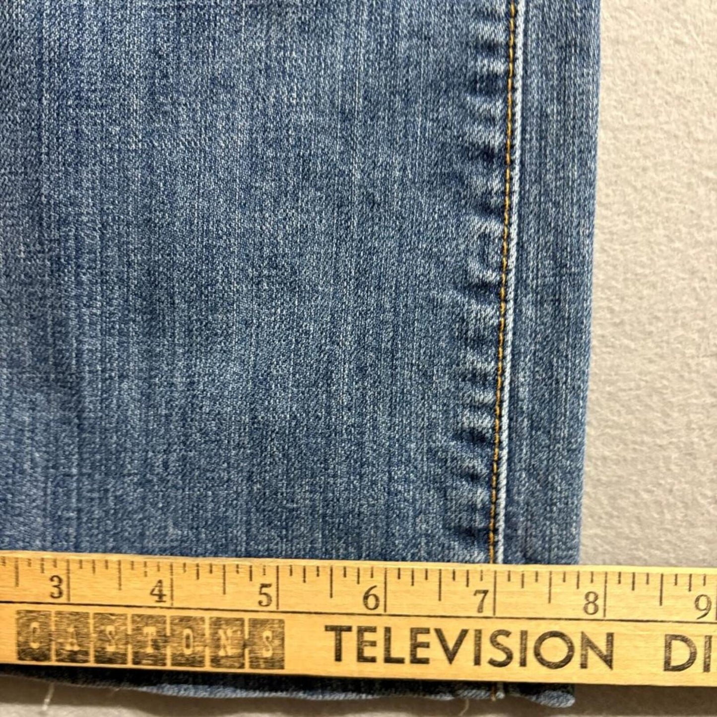 Gap 1969 Classic Fit Jeans Womens 8R Blue Denim Sandblasted Fade Stretch Bootcut