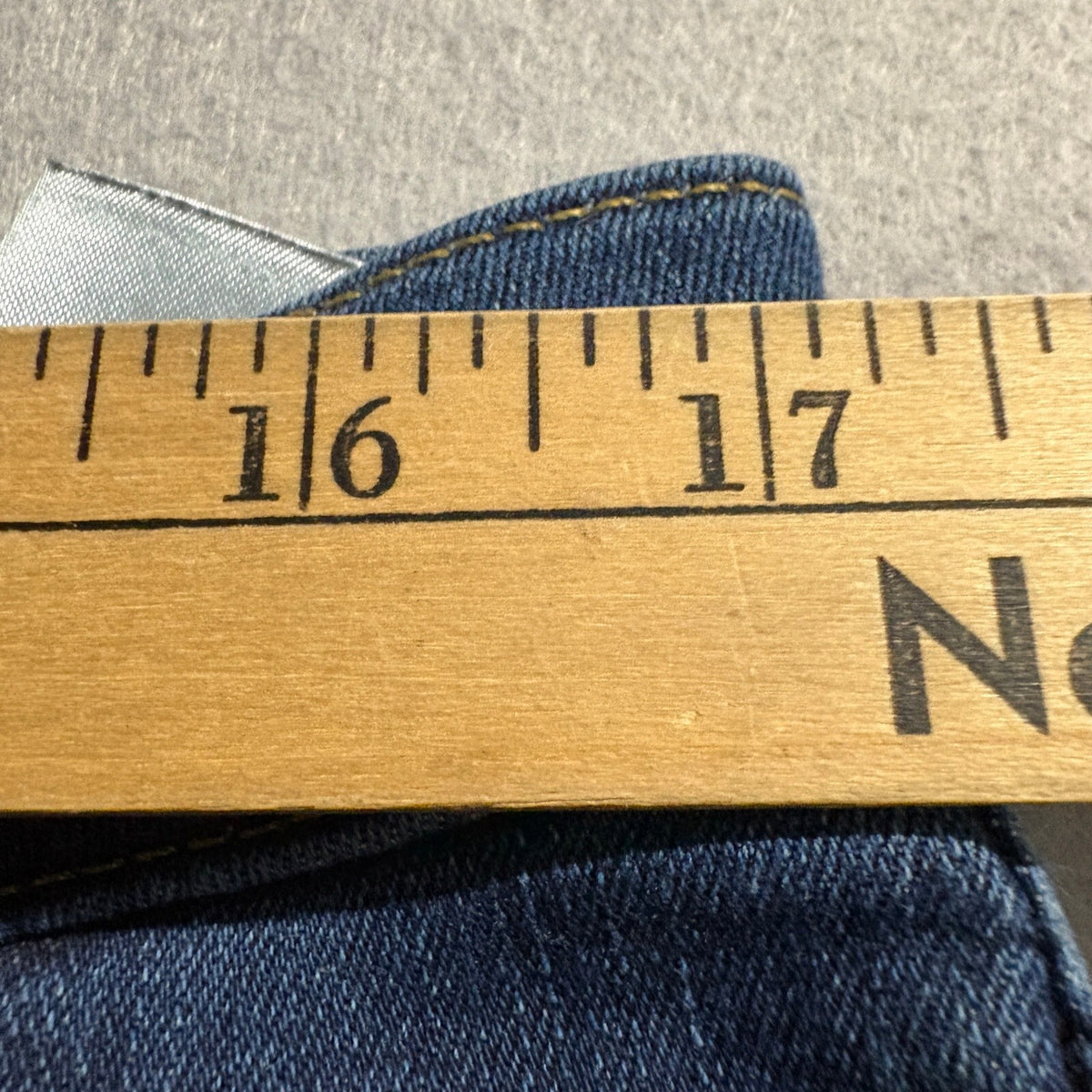 Levi's 311 Shaping Skinny Jeans Womens 32 Blue Denim Stretch Mid Rise Pants