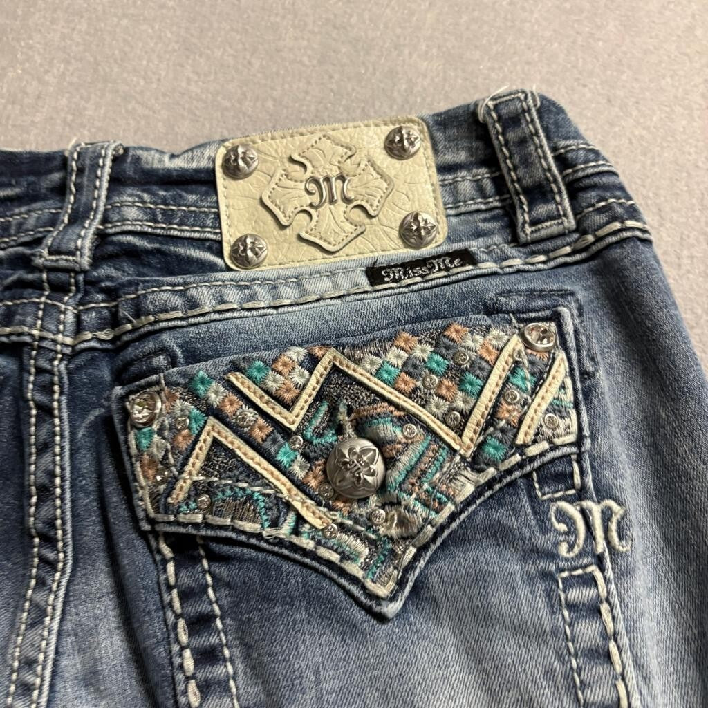 Miss Me Signature Bootcut Jeans Womens 29 Medium Wash Embroidered Flap Pocket