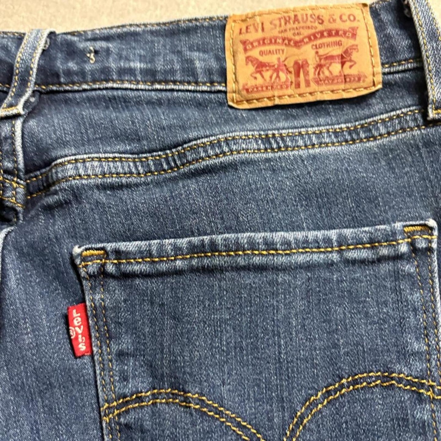 Levi's 724 High Rise Straight Jeans Womens 28 Raw Hem Blue Denim Stretch