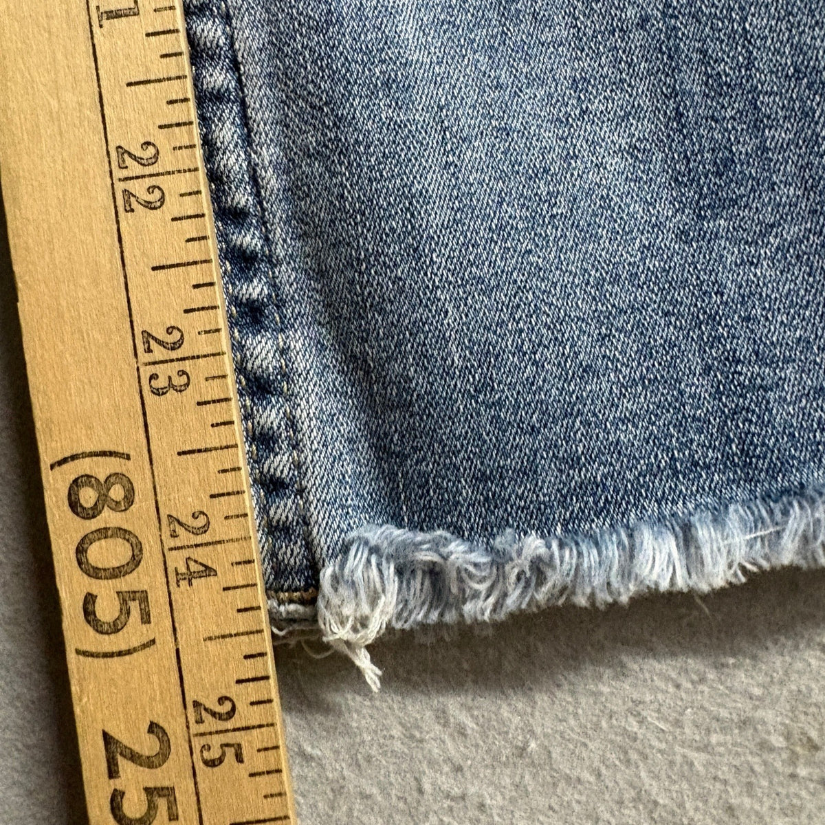 Risen Jeans Womens Size 3/26 High Rise Wide Leg Raw Hem Blue Denim Stretch Jeans