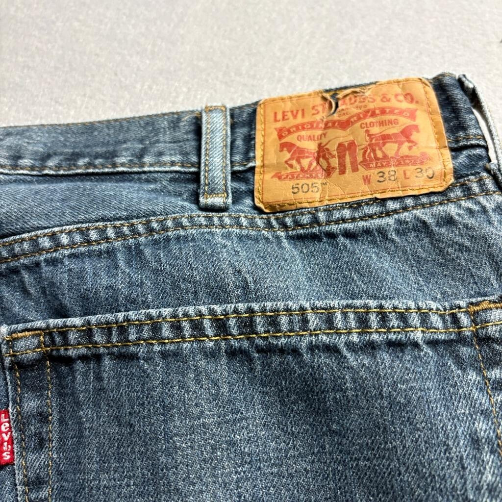 Levi's 505 Regular Fit Straight Leg Jeans Mens 36x34 Blue Denim (Tag 38x30)