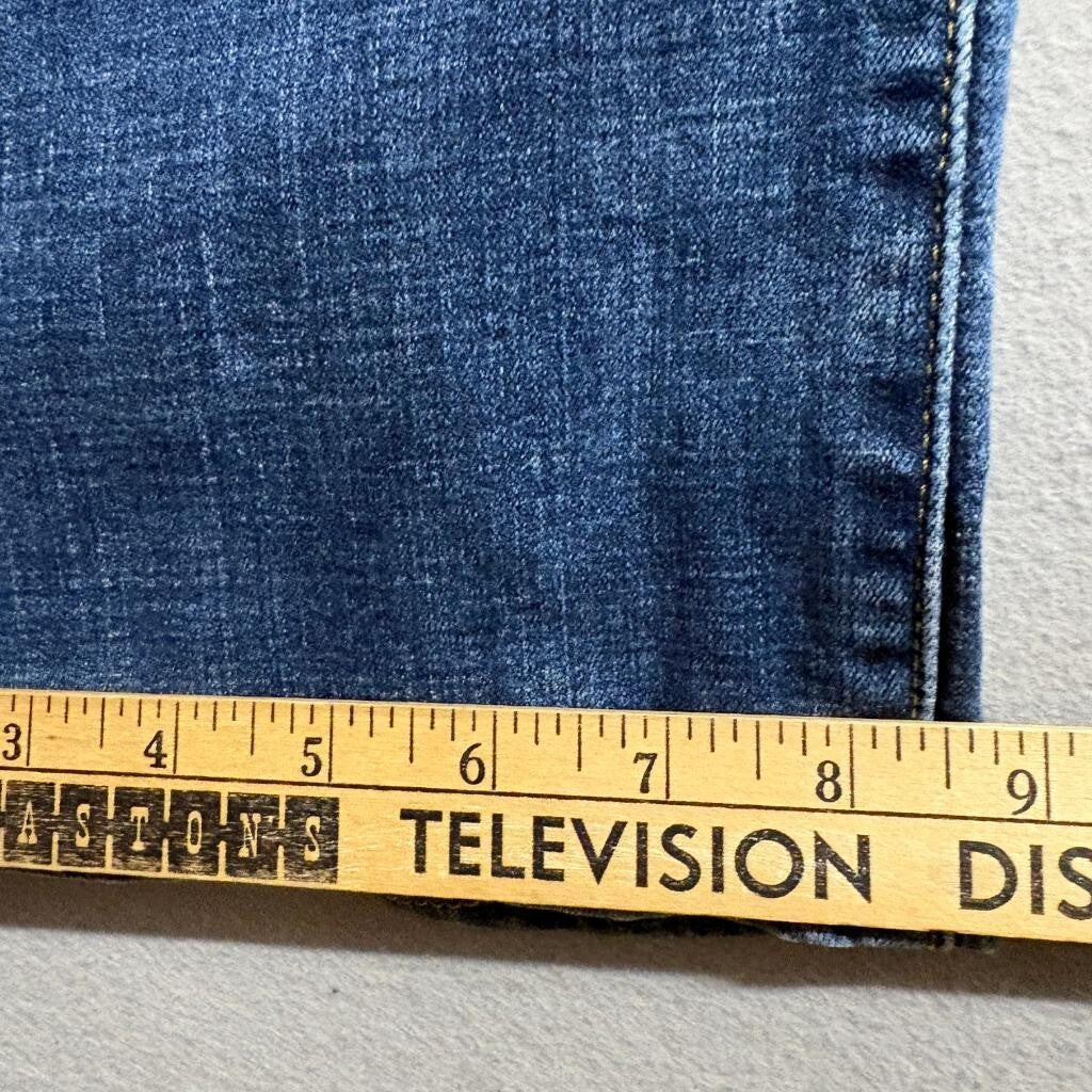 Levis Classic Bootcut Jeans Womens 14M Blue Denim Medium Wash Stretch W32 L32