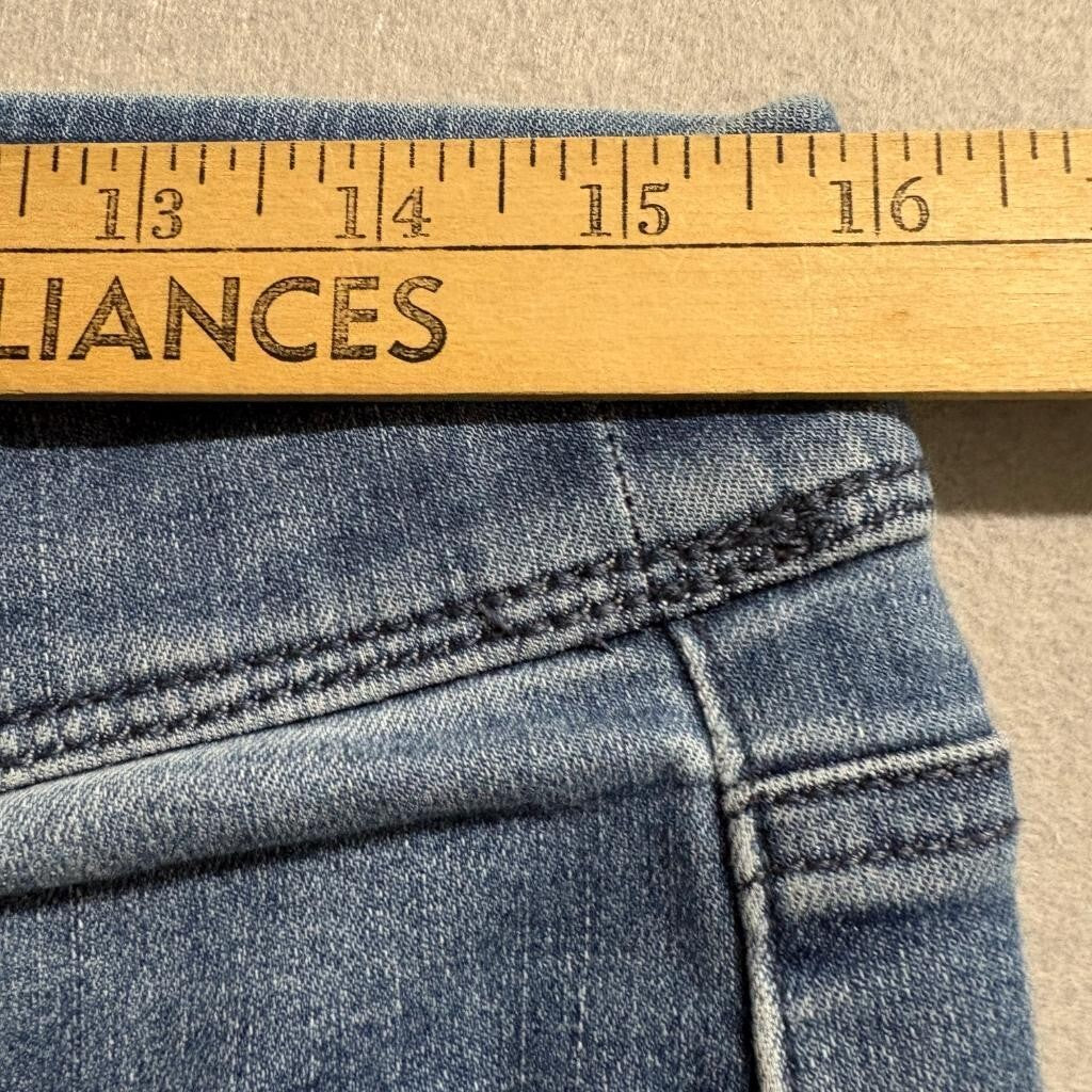 Gloria Vanderbilt Amanda Pull On Jeans Womens Size 8 Blue Denim Stretch Straight