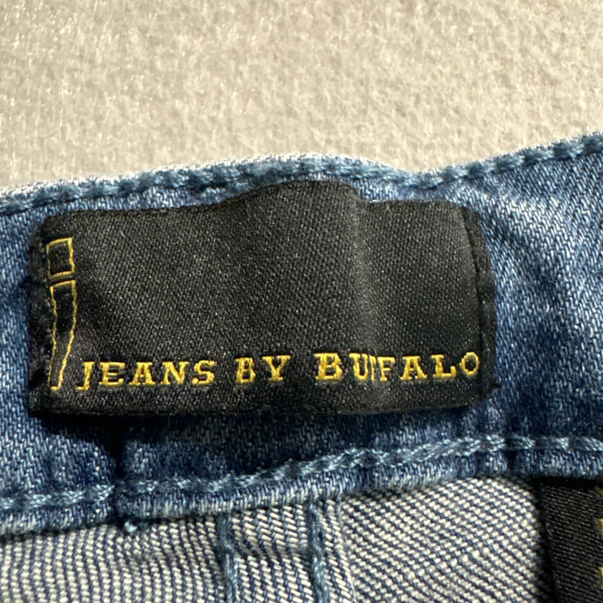 Jeans by Buffalo Womens Size 32 12 Nara Ankle Grazer Embroidered Light Wash